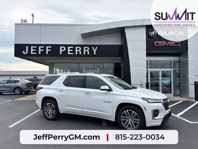 2023 Chevrolet Traverse High Country in Iridescent Pearl Tricoat — front three-quarter view