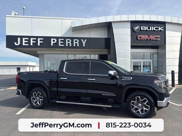 2022 GMC Sierra 1500 SLT in Onyx Black — front three-quarter view